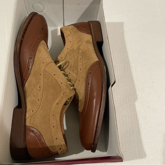 Men’s Royal Shoes Brown Faux Leather Dressy Oxfords Size 7.5 US! - Picture 11 of 11